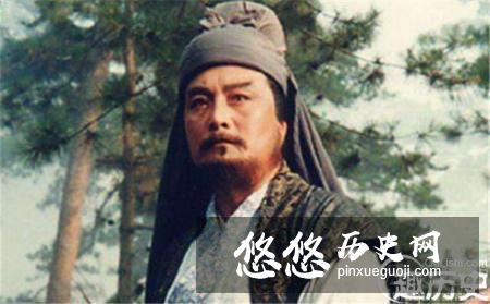 水浒传中卢俊义为什么派吴用装成算命先生为卢府算命？