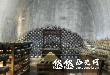 此人是清末权臣，比和珅聪明留丰富资产给后代
