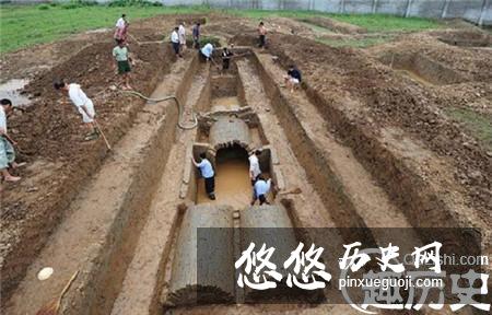 古代出殡最讲究抬棺材环节 专门有一种人承担