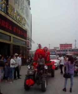 古人结婚新娘为什么要蒙着红盖头等新郎掀？
