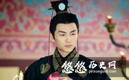 皇帝问刘秀为何能光复大汉？大臣回答后全家被灭口
