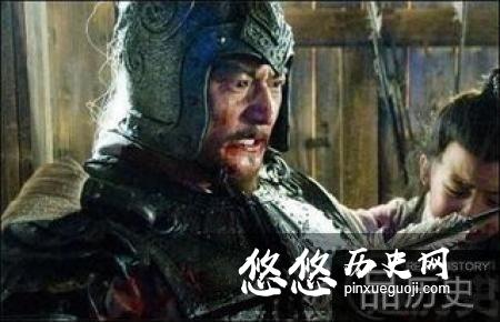 赤壁之战前为什么曹操会不惜一切代价将刘备置于死地呢