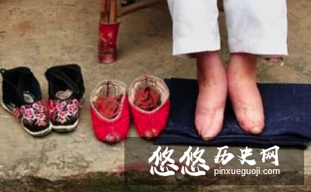 清宫嫔妃爱穿花盆鞋，背后有何原因？