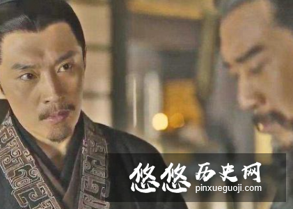 曹操逼死荀彧为什么还敢留荀攸 难道说他不怕趁机报复吗