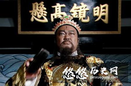曹操逼死荀彧为什么还敢留荀攸 难道说他不怕趁机报复吗