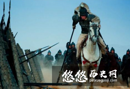 他是和刘备刎颈之交的兄弟 最后被曹操重用后成为威震三国的名将