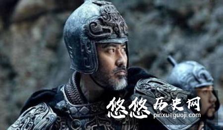 曹操逼死荀彧为什么还敢留荀攸 难道说他不怕趁机报复吗