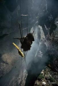 揭秘喜马拉雅山洞穴竟现千年"人类遗骸"之谜